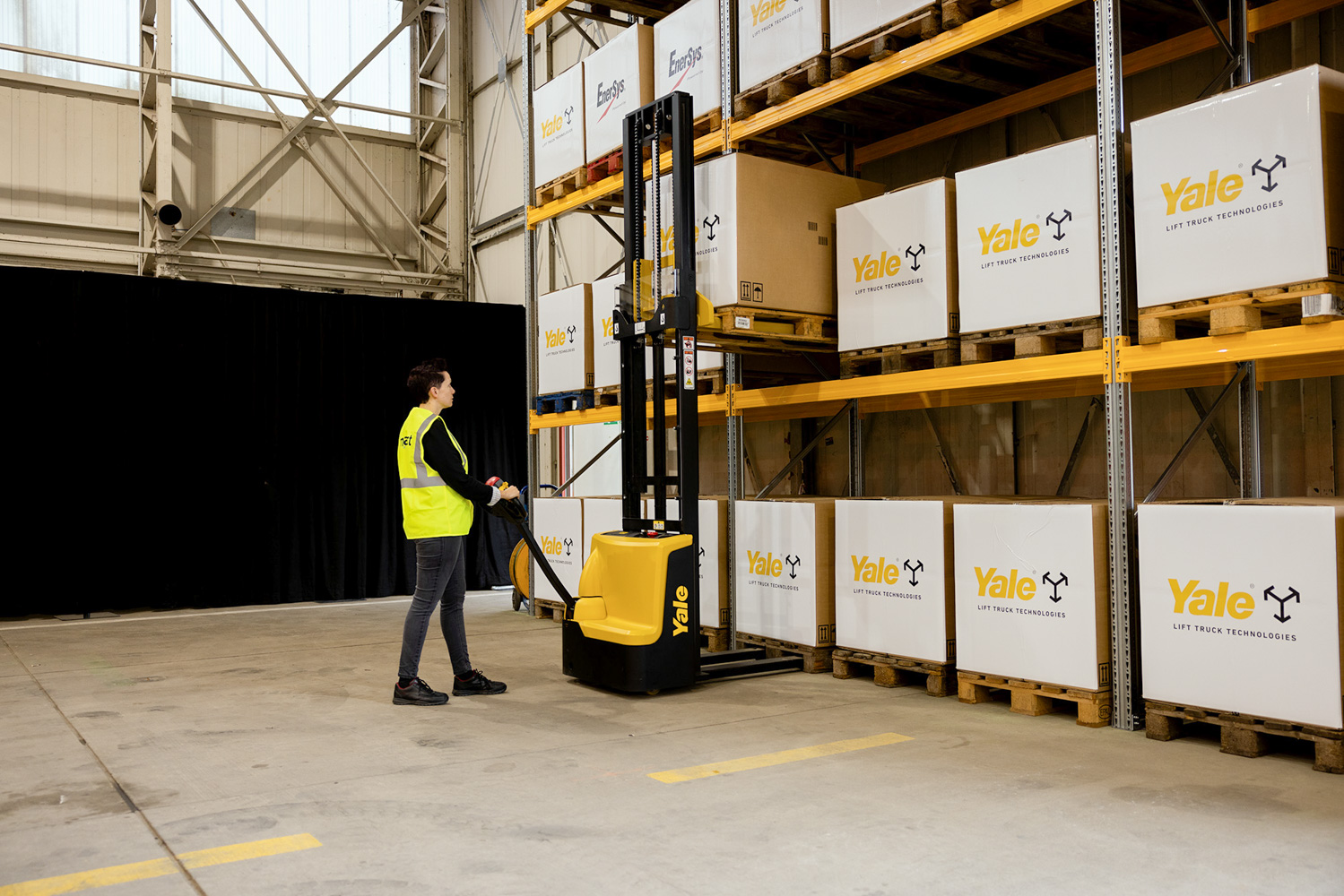 Yale MSC12: compattezza, efficienza e versatilit&agrave; per il nuovo stoccatore elettrico